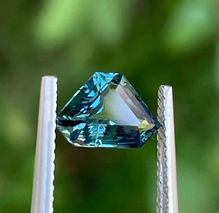 Teal Sapphire l 1.59 Ct l Trillion l 9.4x6x3.6mm l Madagascar l Eye Clean l Sapphire Engagement Ring l Natural Sapphires  