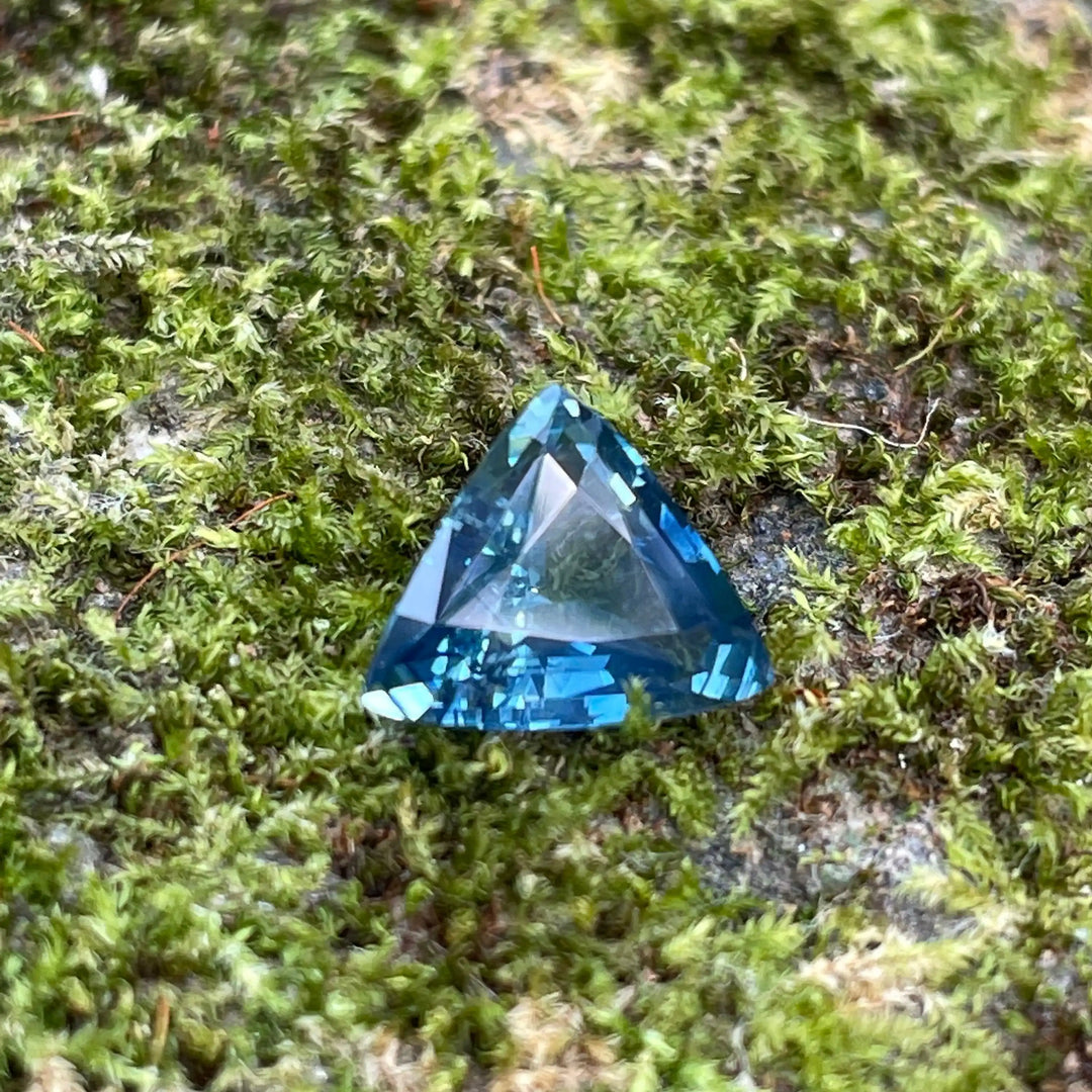 Teal Sapphire l 2.10 Ct l Trillion l 9.6x7.3x4.2mml Fine Sapphires Jewelry l Sapphire For  Engagement Ring l Madagascar  