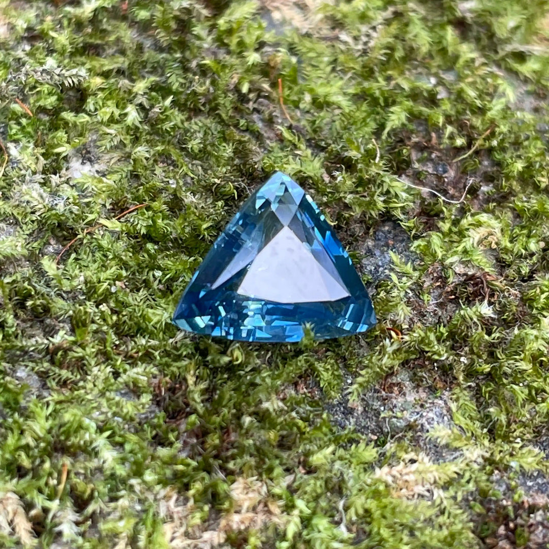 Teal Sapphire l 2.10 Ct l Trillion l 9.6x7.3x4.2mml Fine Sapphires Jewelry l Sapphire For  Engagement Ring l Madagascar  