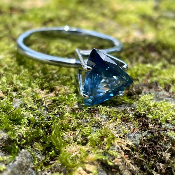 Teal Sapphire l 2.10 Ct l Trillion l 9.6x7.3x4.2mml Fine Sapphires Jewelry l Sapphire For  Engagement Ring l Madagascar  