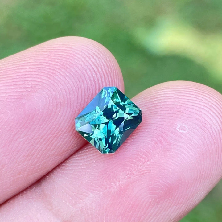 Teal Sapphire l 2.11 CT  GEMSTONES