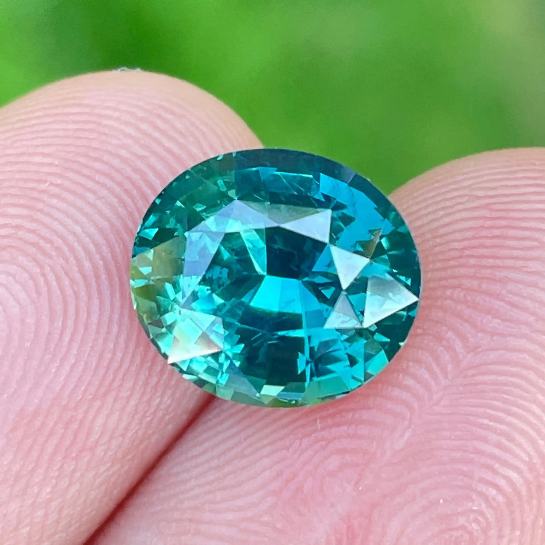 Teal Sapphire l 5.02 Ct l 10.1x 9.0 x 6.4mm l Oval l Madagascar l Natural Sapphire l Fine Sapphire For Bespoke Jewelry l Engagement Ring  