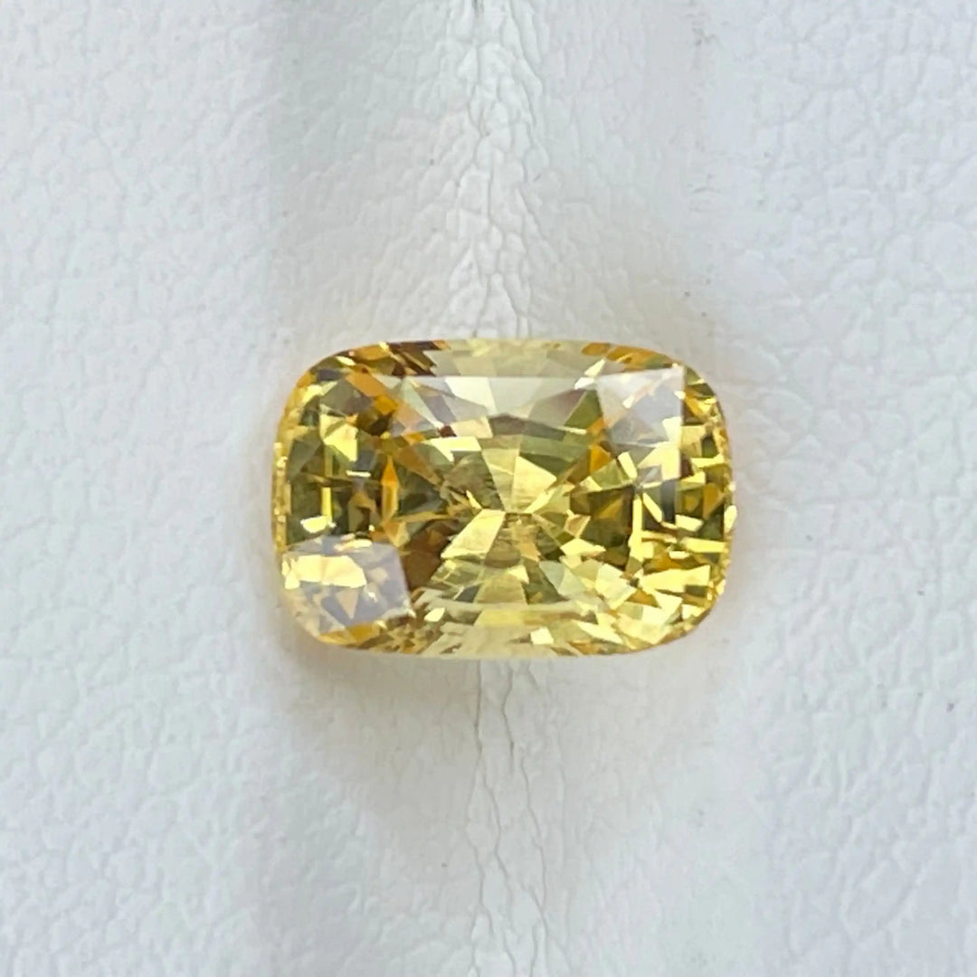 YELLOW SAPPHIRE 2.16 CT 2.16 Ct / Yellow / Natural Corundum Sapphire GEMSTONES