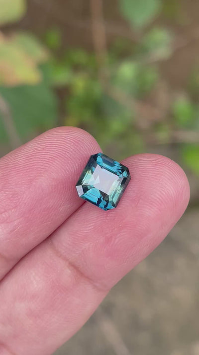 Teal Sapphire - 2.5CT - Round Brilliant    - 8.2 x7.8x5.9mm - Madagascar