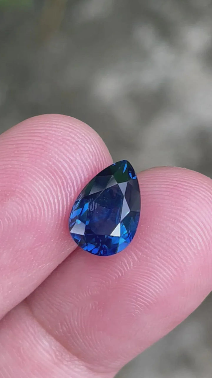 Blue Sapphire 3.10 Ct - CRYSTAL GEM