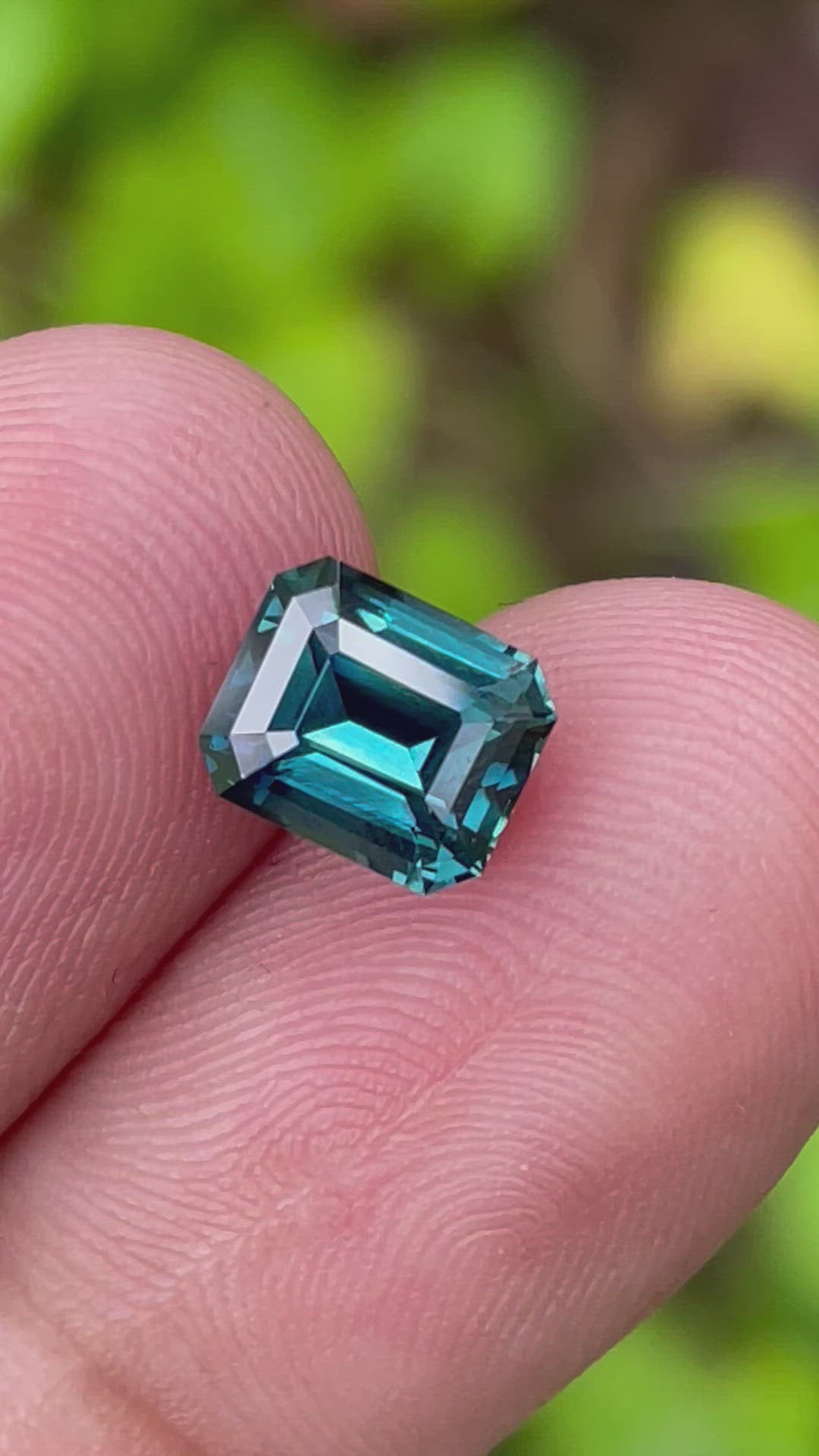 FINE UNHEATED TEAL SAPPHIRE FOR BESPOKE ENGAGEMENT RING AND JEWELLERY