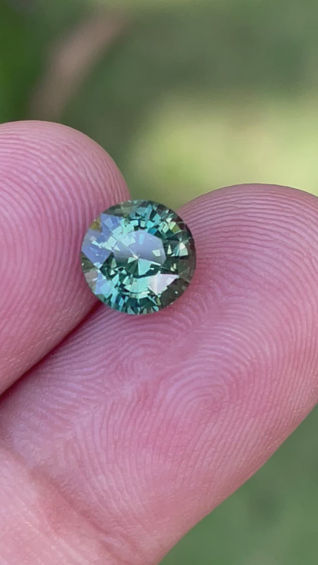 GREEN SAPPHIRE 2.0 CT