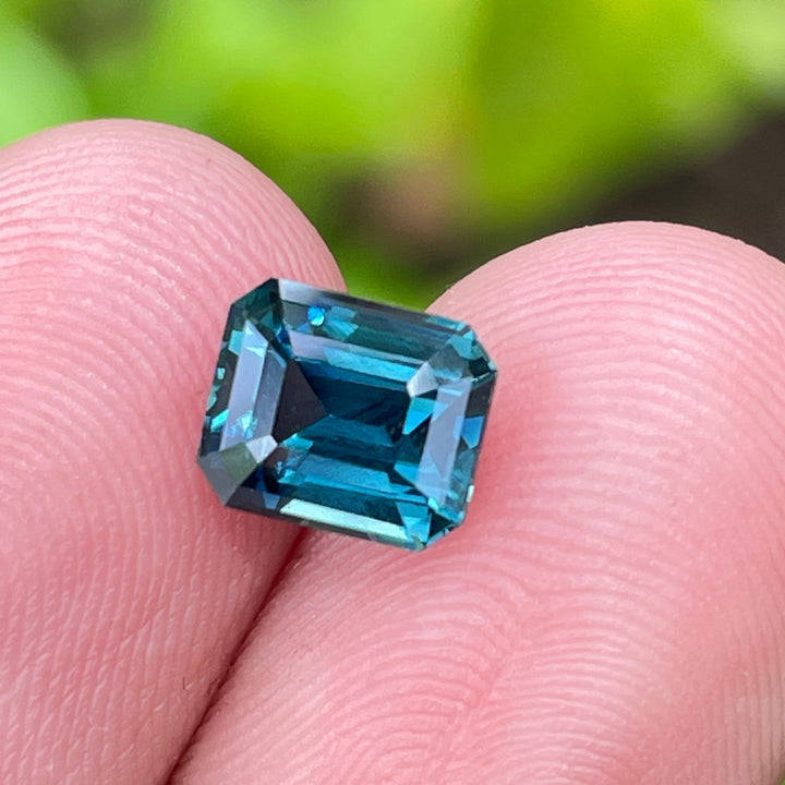 FINE UNHEATED TEAL SAPPHIRE FOR BESPOKE ENGAGEMENT RING AND JEWELLERY