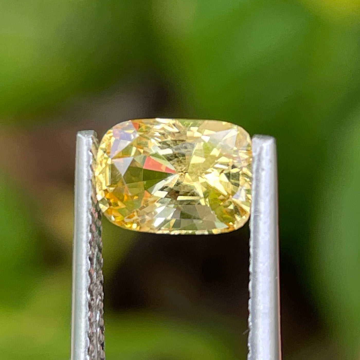 2.16 Ct Fine Yellow Sapphire For Bespoke Jewelry 