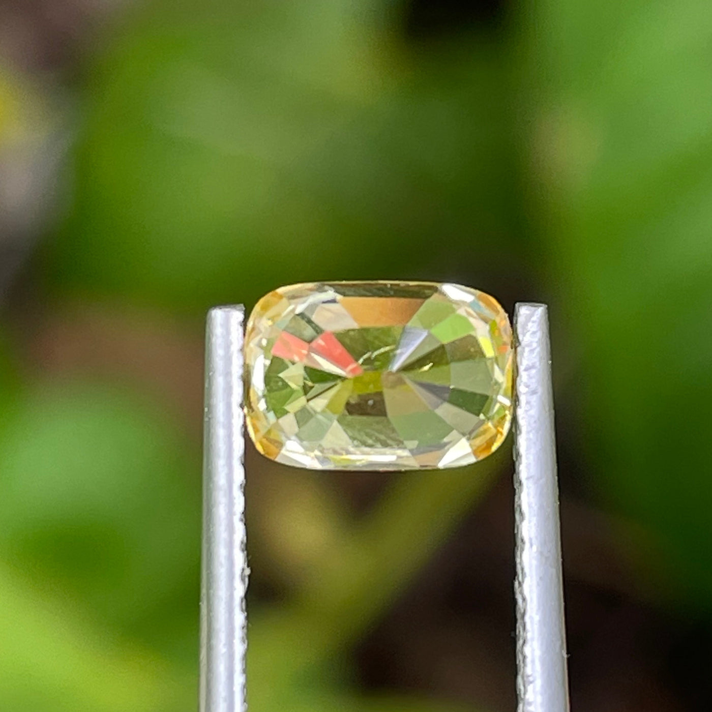 2.16 Ct Fine Yellow Sapphire For Bespoke Jewelry 