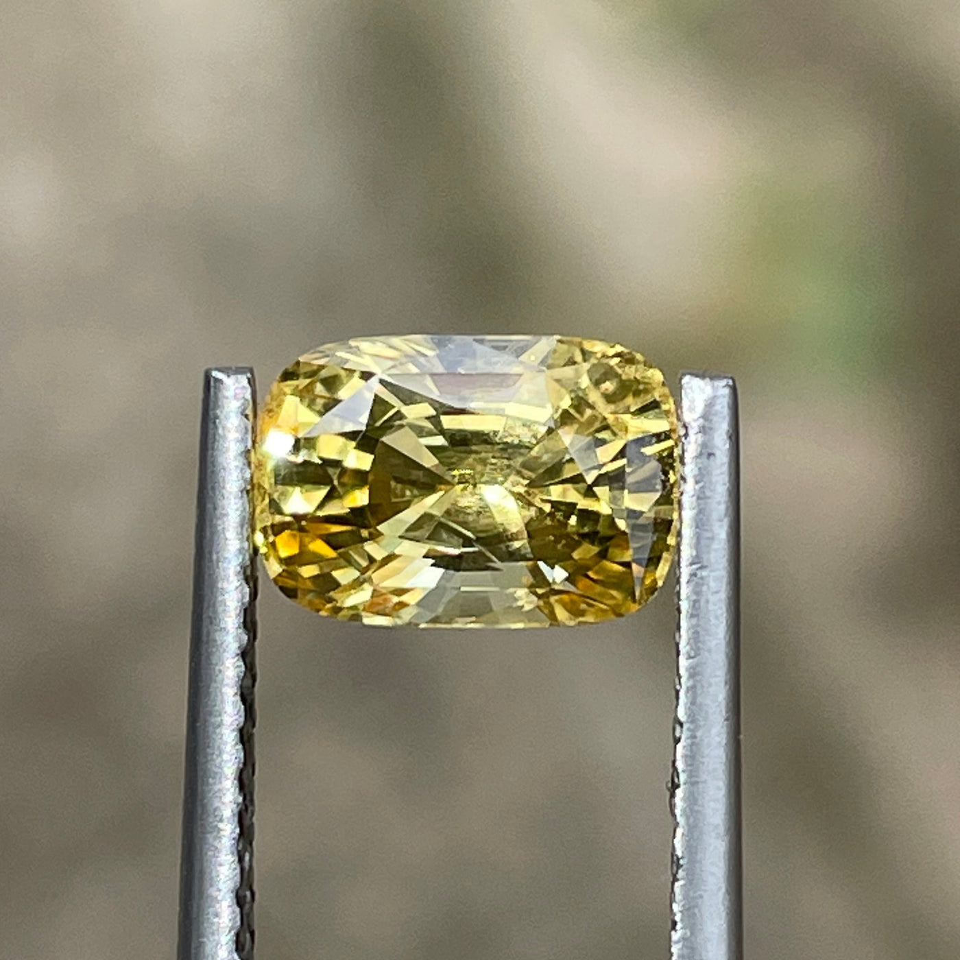 2.16 Ct Fine Yellow Sapphire For Bespoke Jewelry 