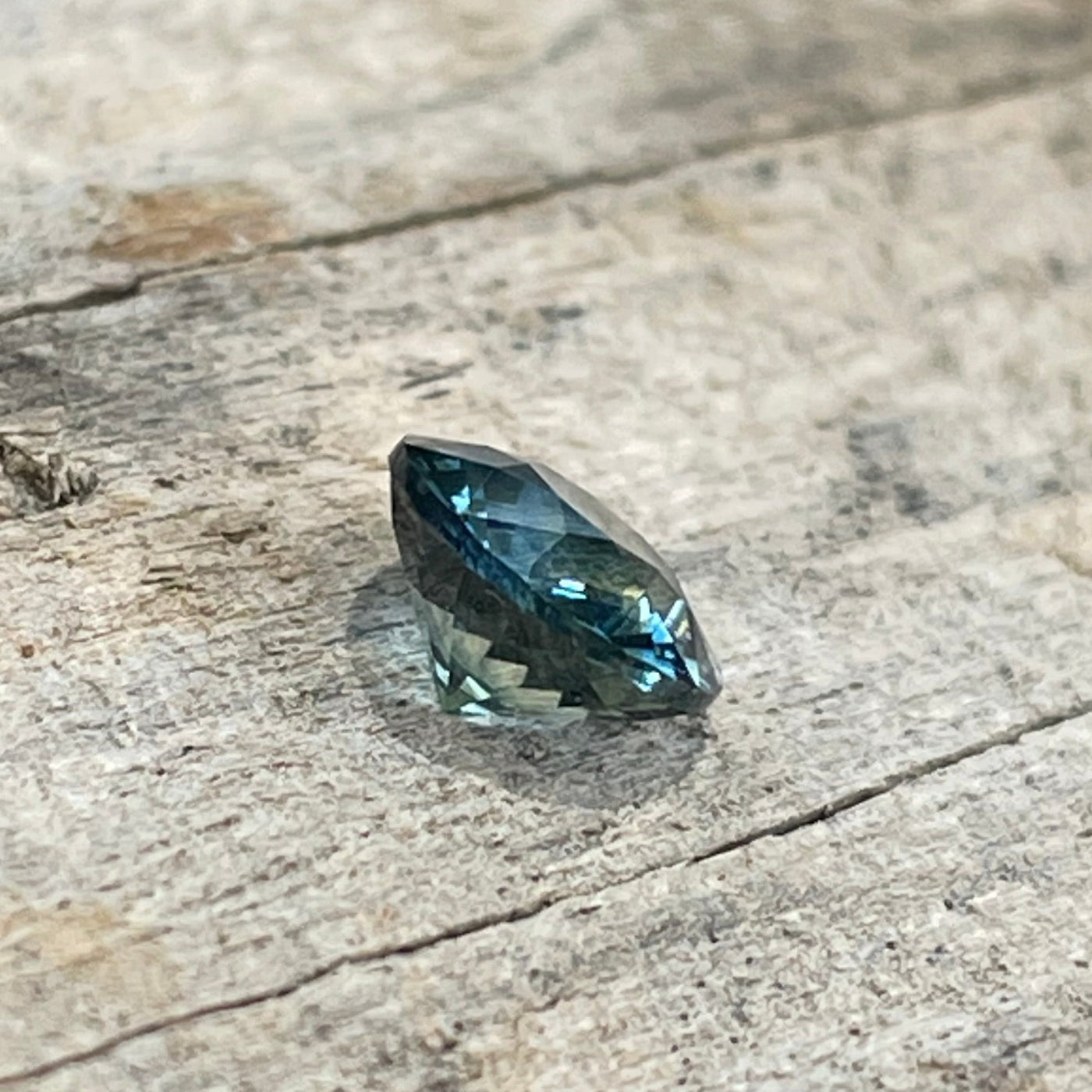 0.72 Teal Sapphire Round Shaped 