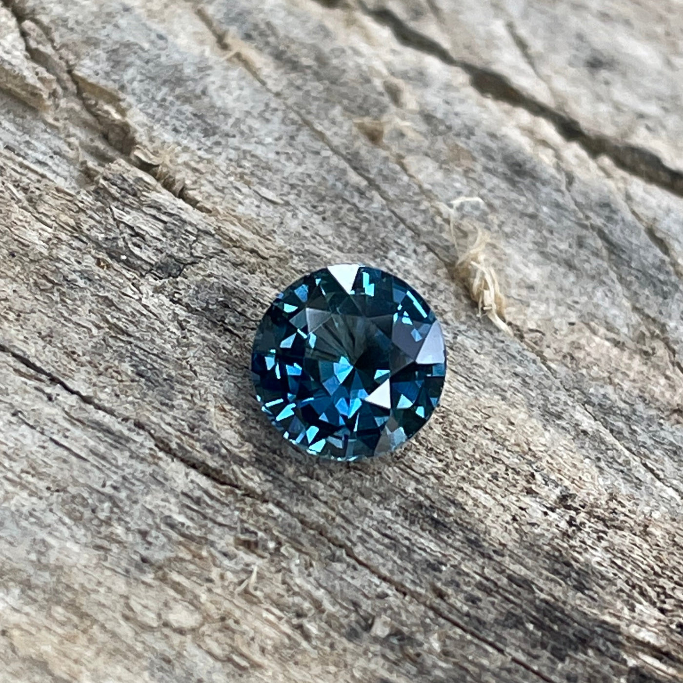 0.72 Teal Sapphire Round Shaped 