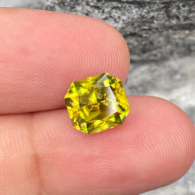 Natural Golden Sphene l 2.6 Ct