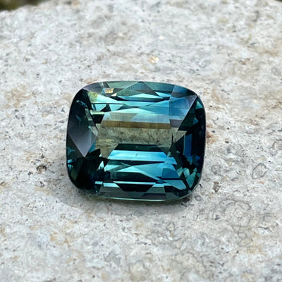 3.68 CT Peacock Sapphire For Bespoke Ring