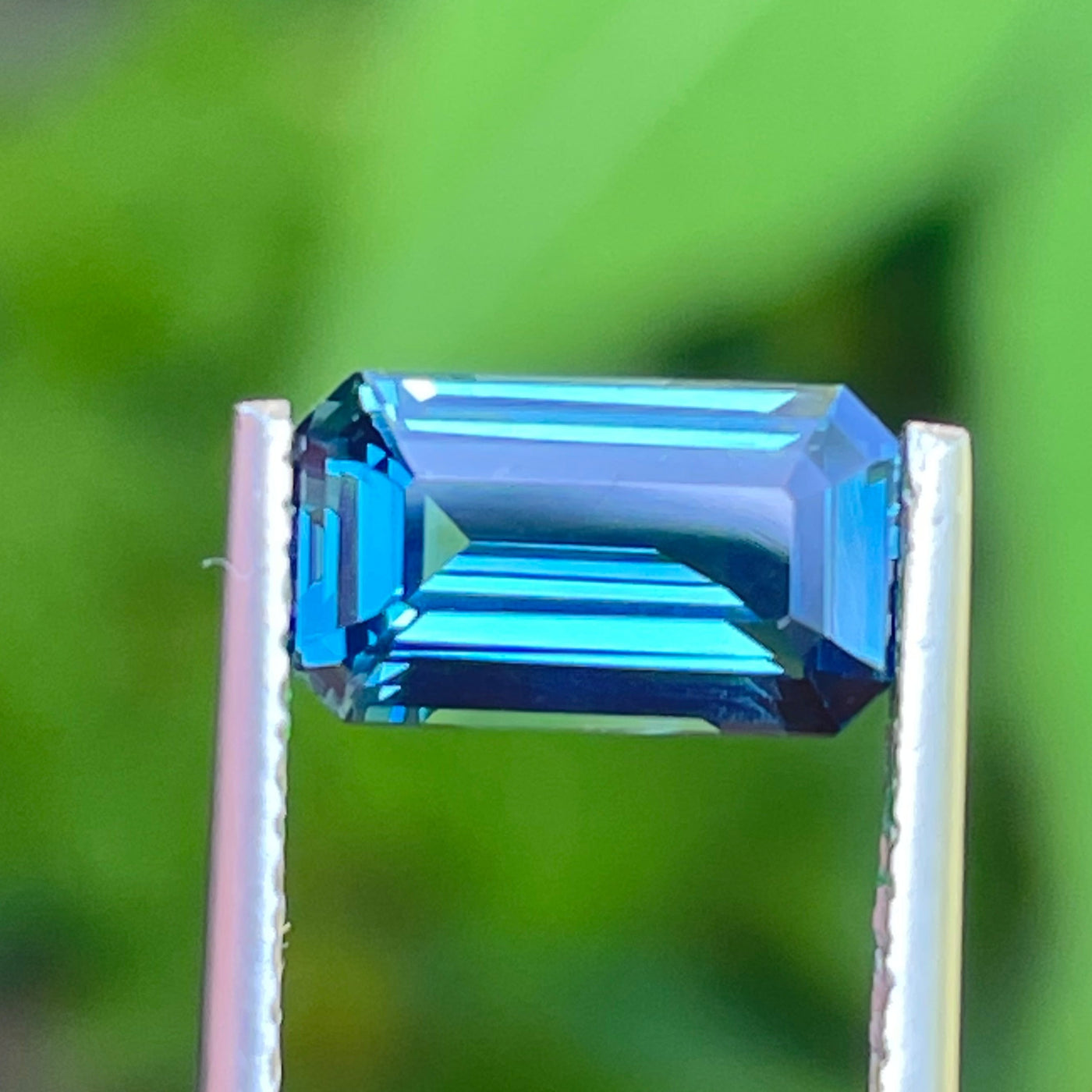 2.59 Ct Unheated Teal Sapphire For Bespoke Jewelry 