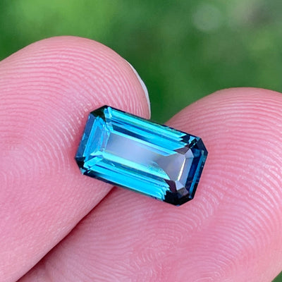 2.59 Ct Unheated Teal Sapphire For Bespoke Jewelry 