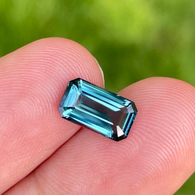 2.59 Ct Unheated Teal Sapphire For Bespoke Jewelry 