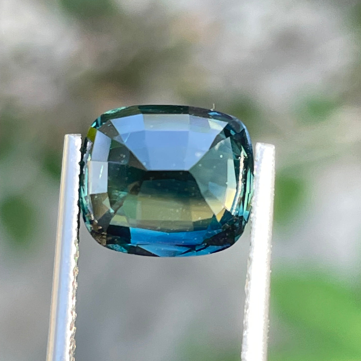 Peacock Sapphire  4.55 Ct