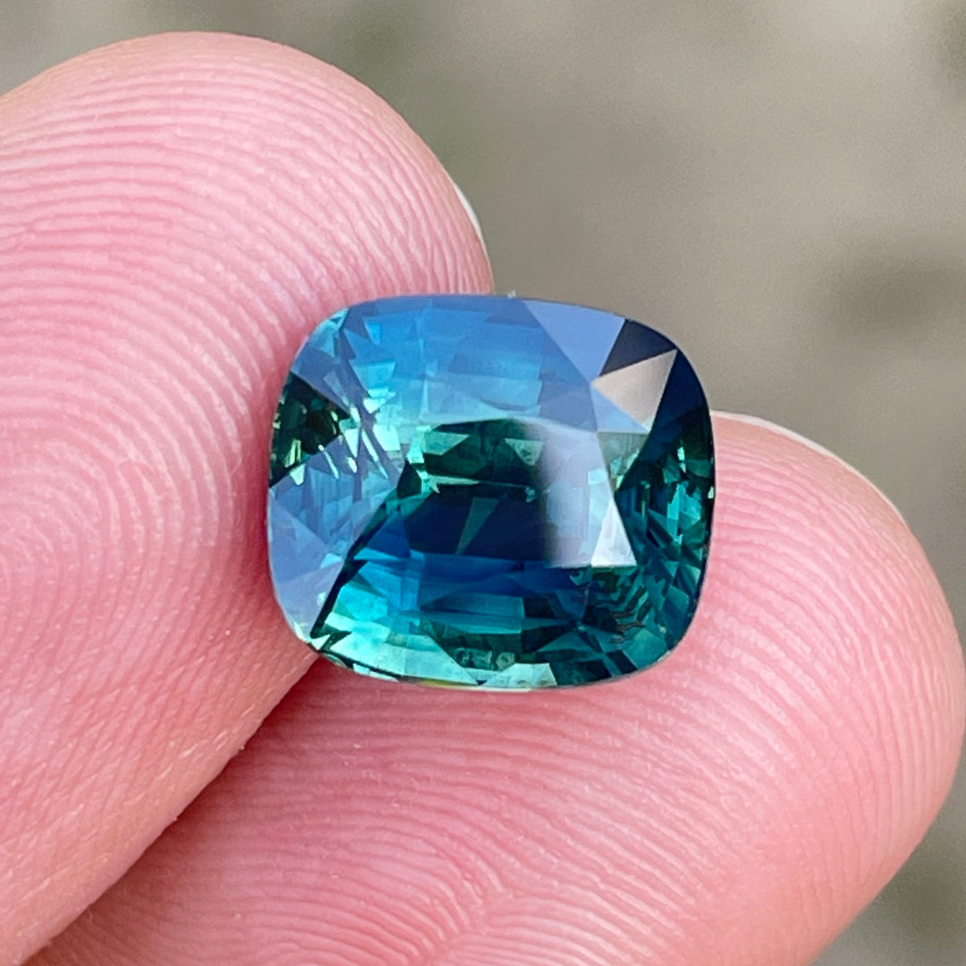 Peacock Sapphire  4.55 Ct