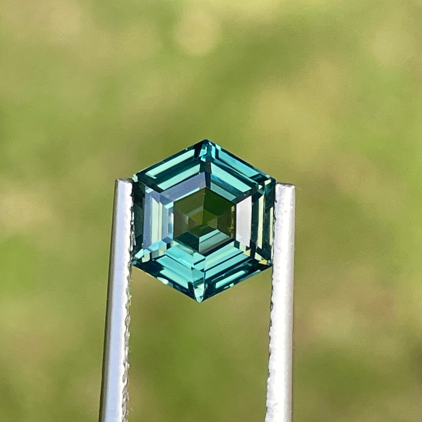 Parti Sapphire l 2.55 Ct