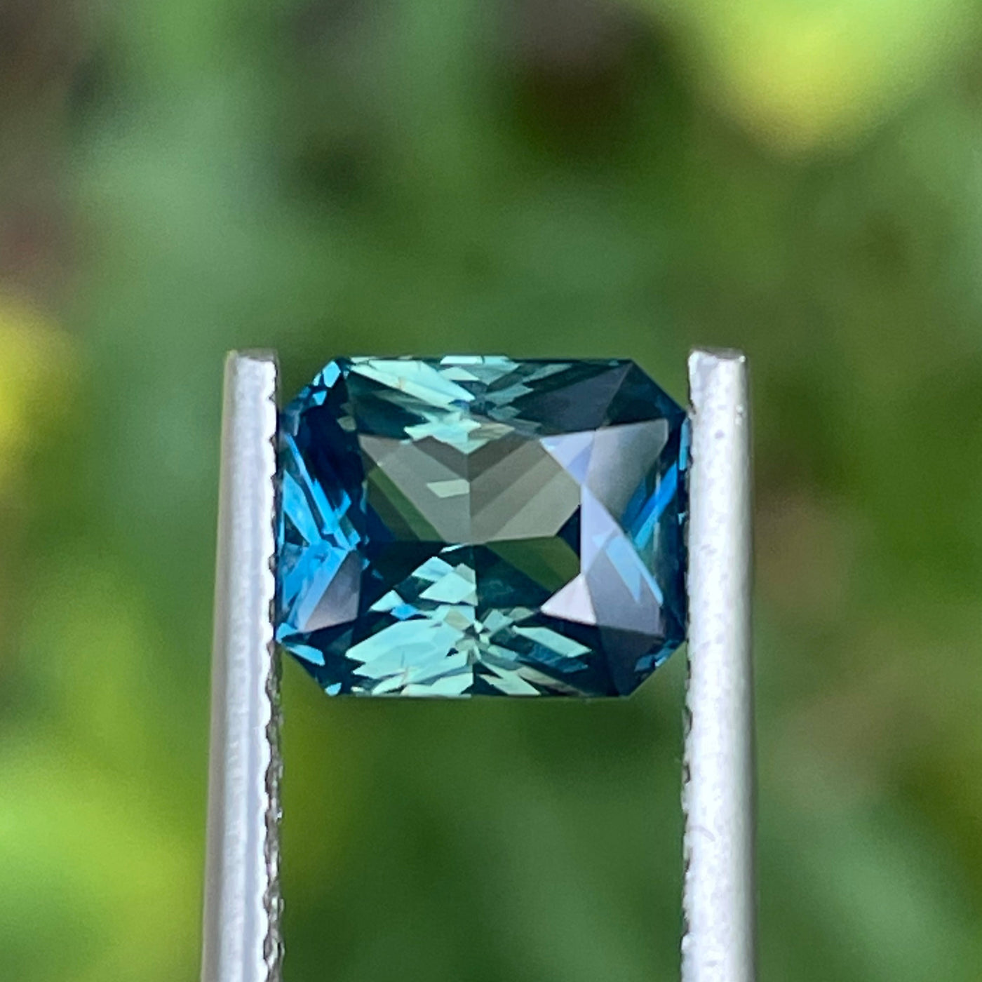 Fine unheated Teal Sapphire for bespoke enegament ring