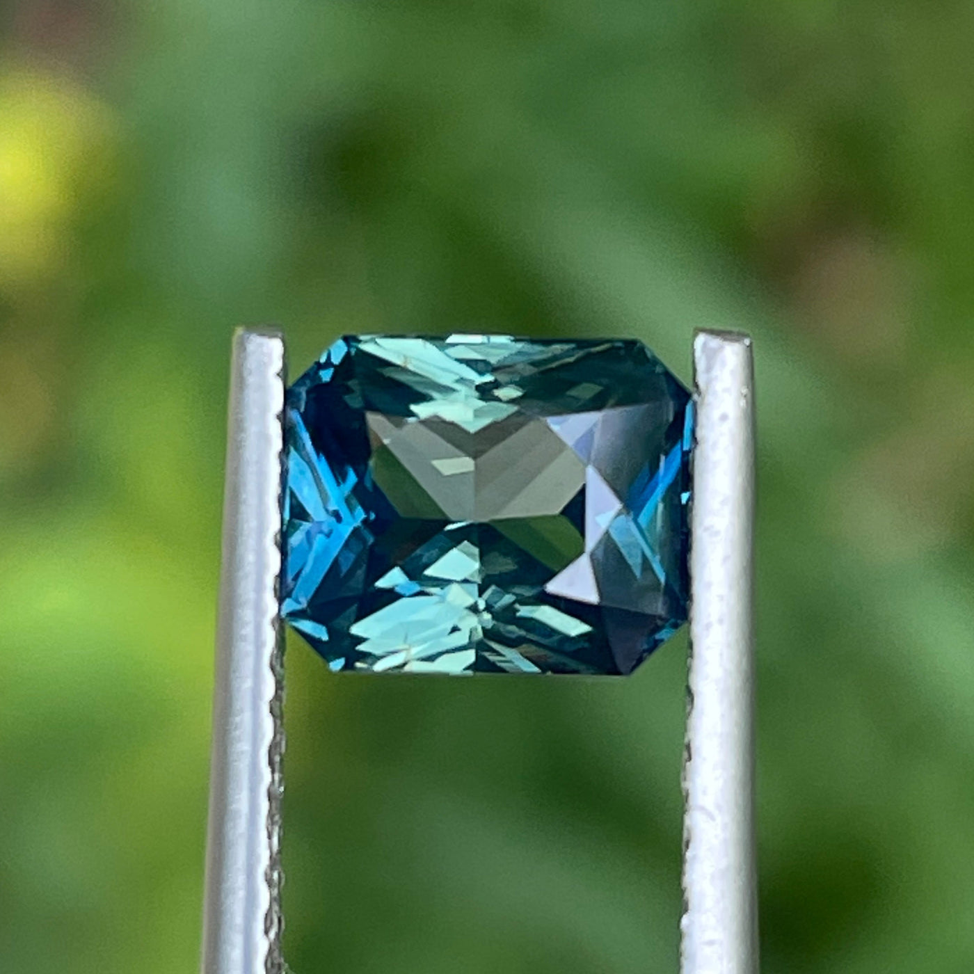 Fine unheated Teal Sapphire for bespoke enegament ring