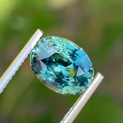 Fine Teal Sapphire For Bespoke Engament ring and jewellry