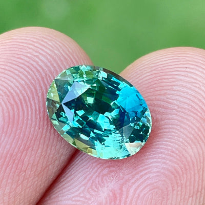 Fine Teal Sapphire For Bespoke Engament ring and jewellry