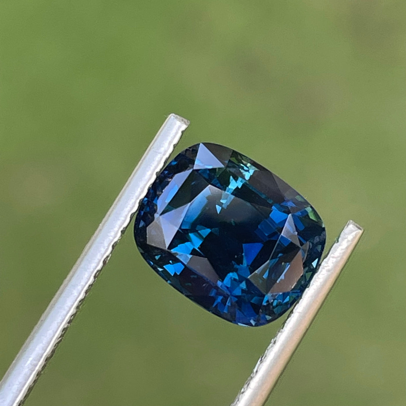 Blue Sapphire 4.15 Ct