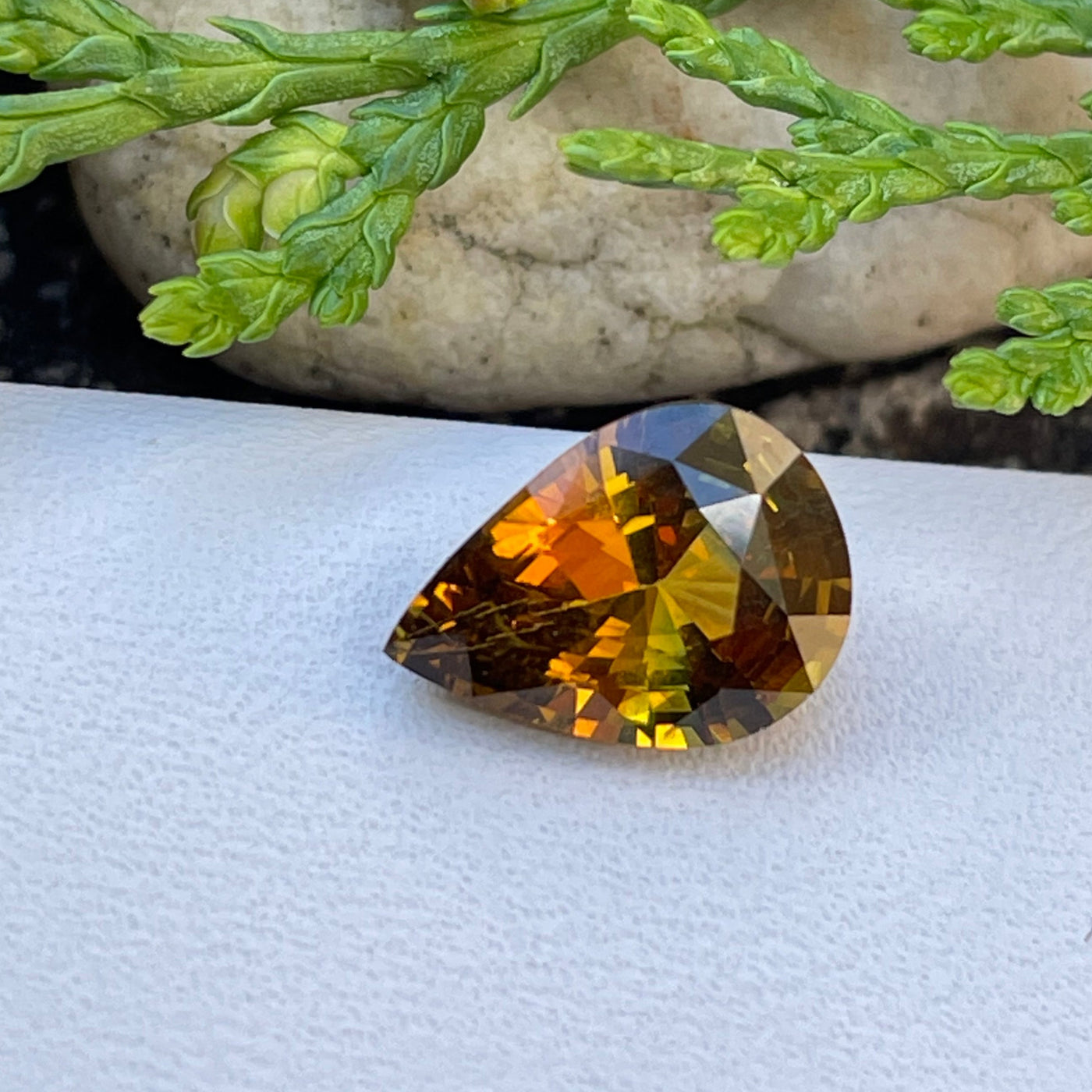 2.6ct Orange Sapphire for Bespoke Jewelry 