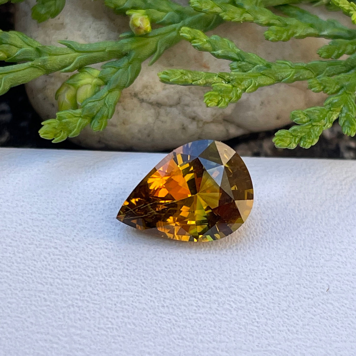 2.6ct Orange Sapphire for Bespoke Jewelry 