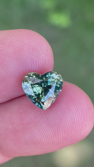 Green Sapphire 3.02 Ct