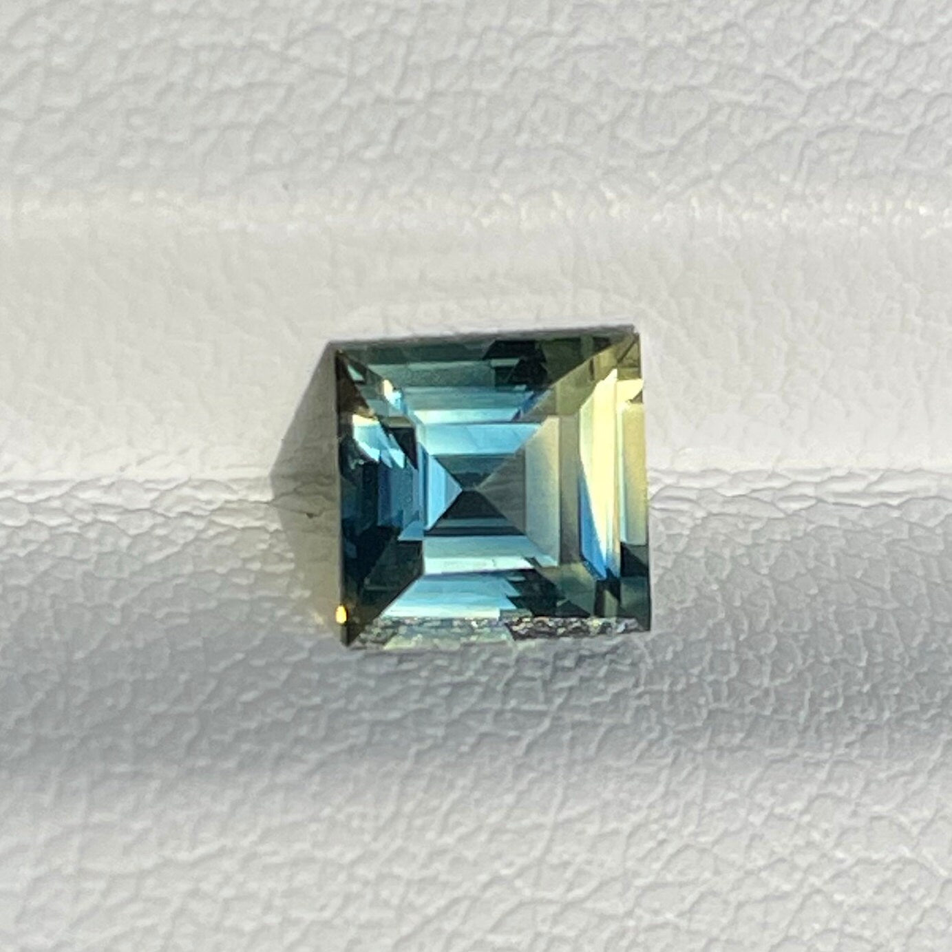 Parti Sapphire  1.10 Ct