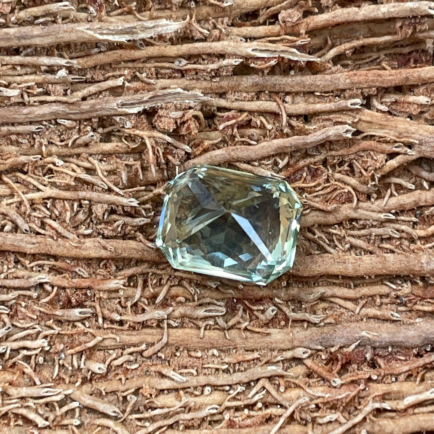 Green Sapphire  2.59 Ct