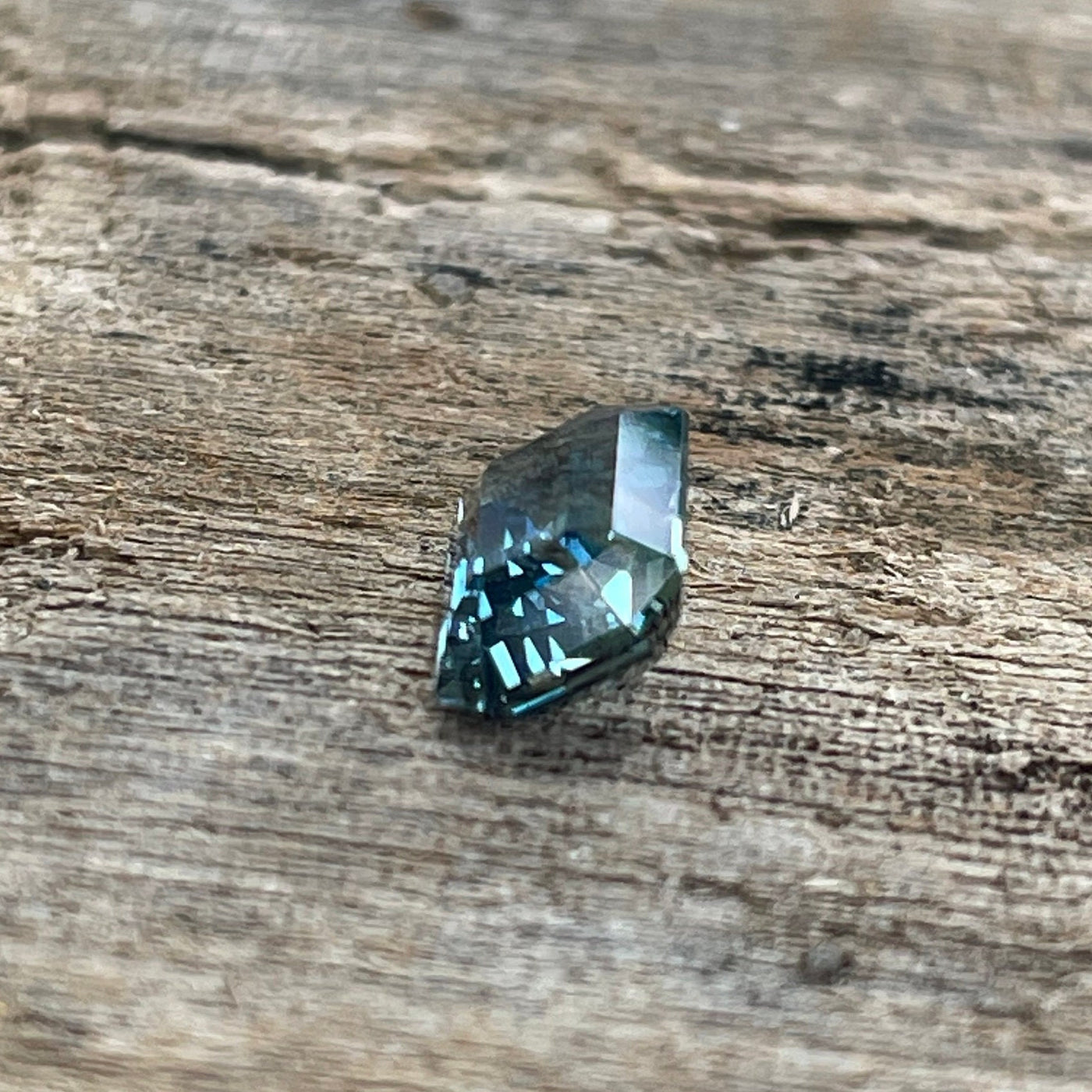 Teal Sapphire   1.12 Ct