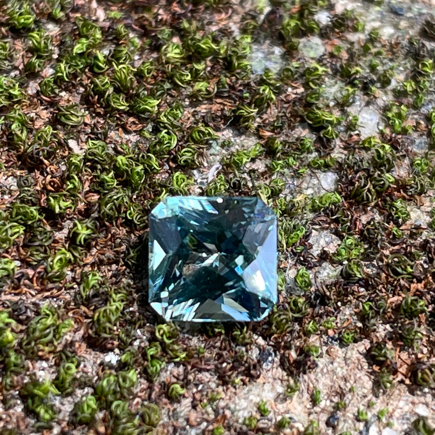 Teal Sapphire  1.10 Ct