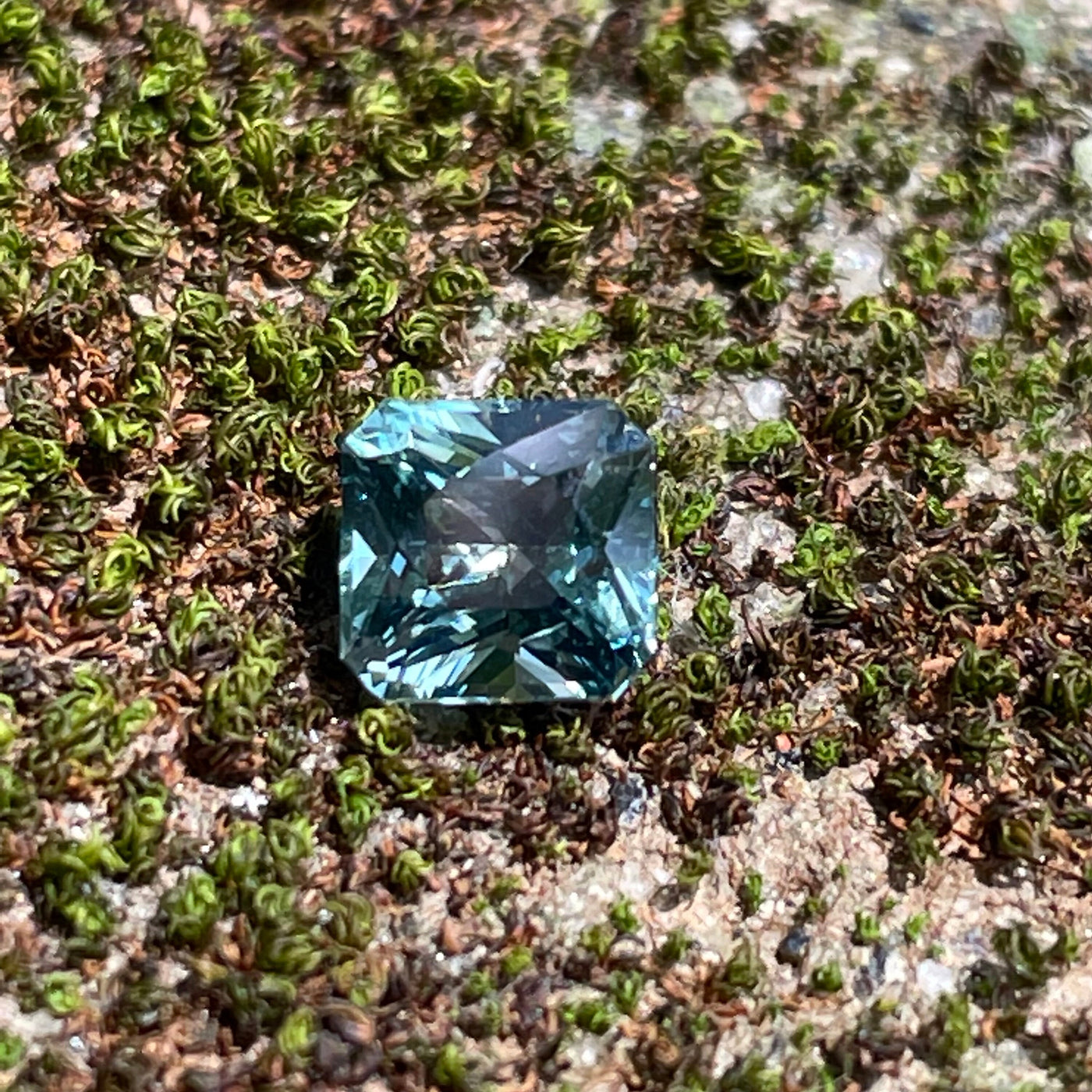 Teal Sapphire  1.10 Ct