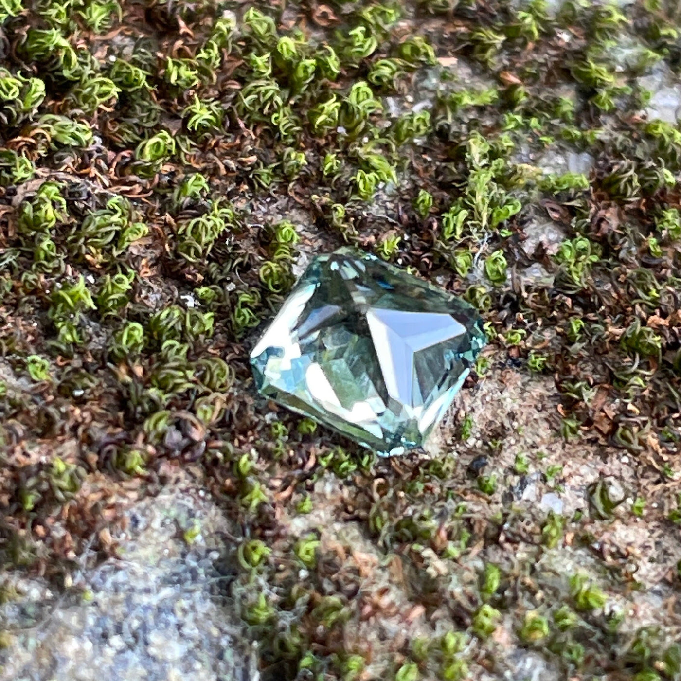 Teal Sapphire  1.10 Ct