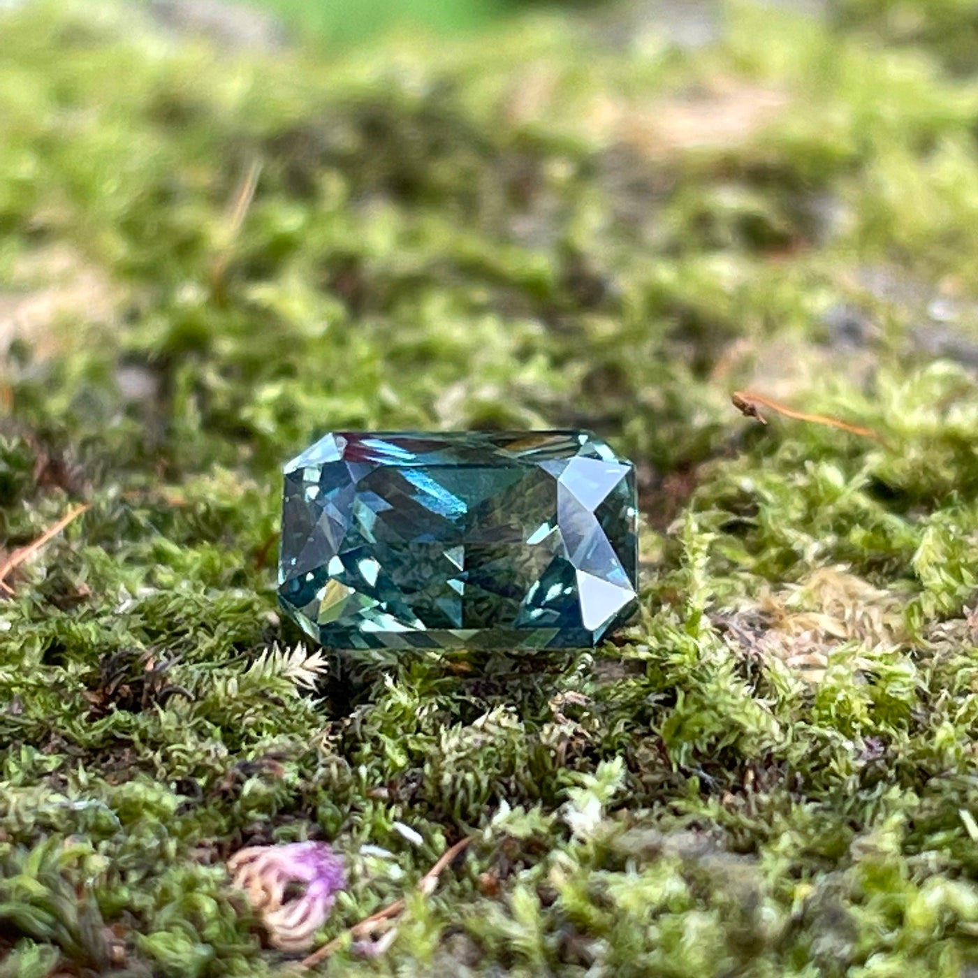 Teal Sapphire   1.55 Ct