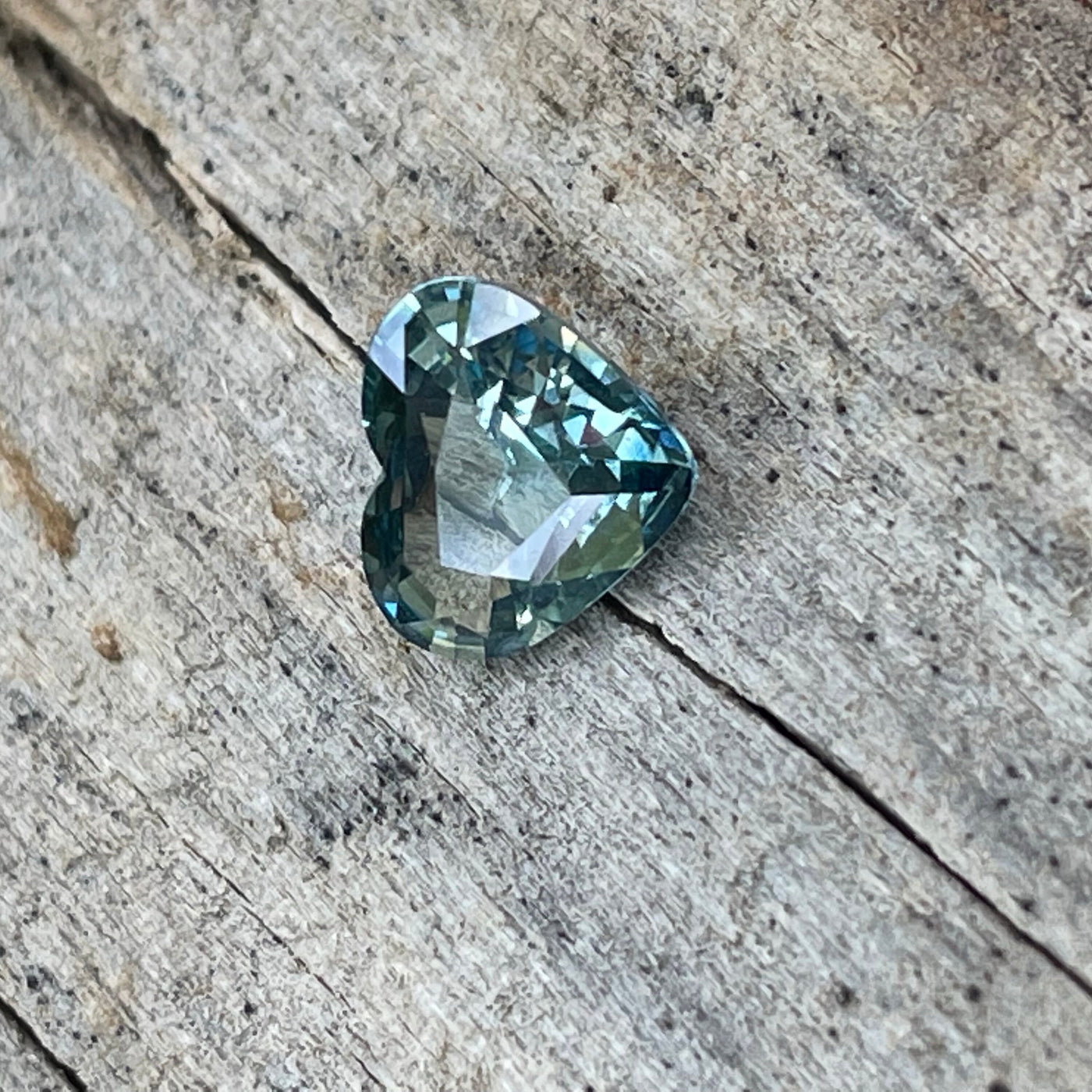 Green Sapphire 0.88 Ct