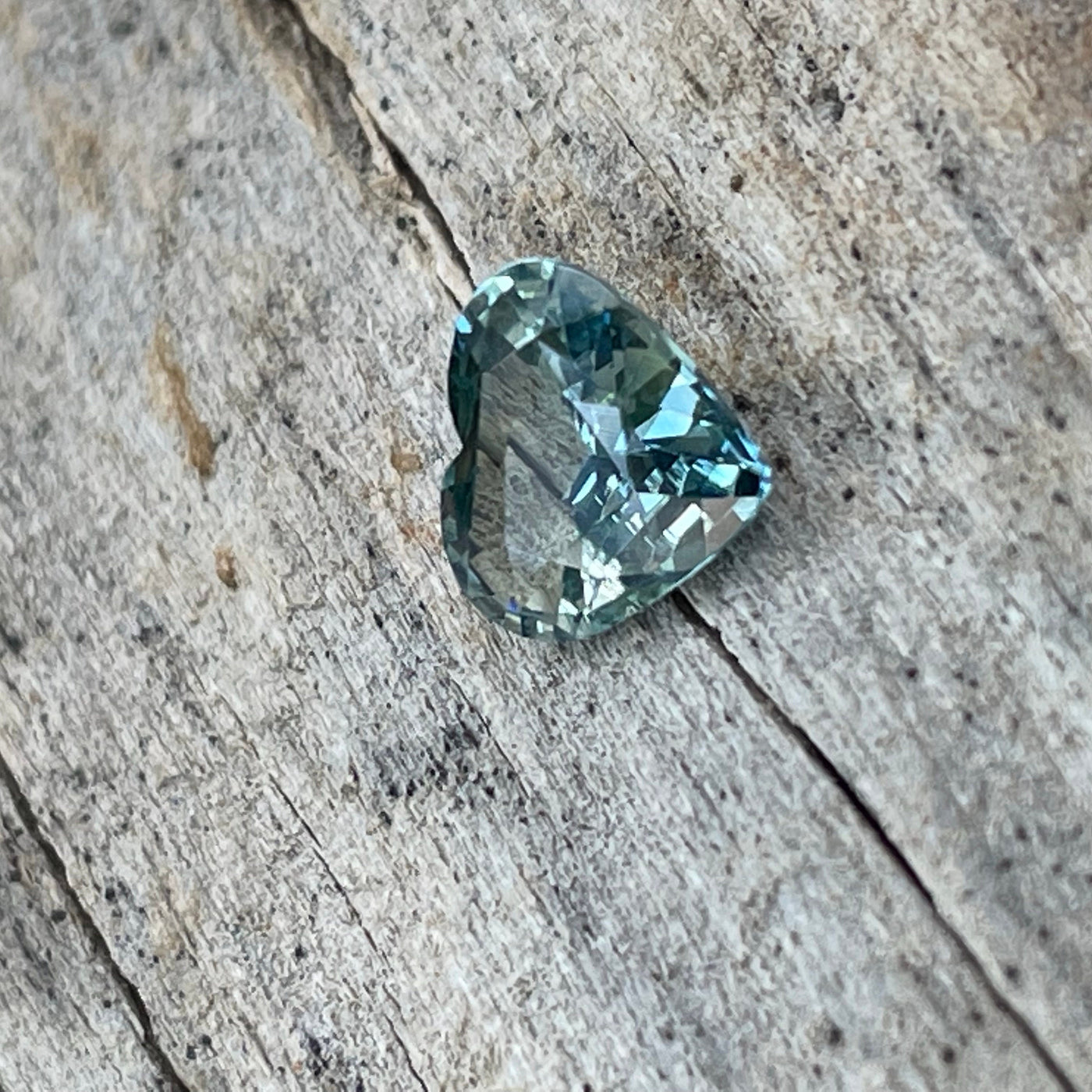 Green Sapphire 0.88 Ct