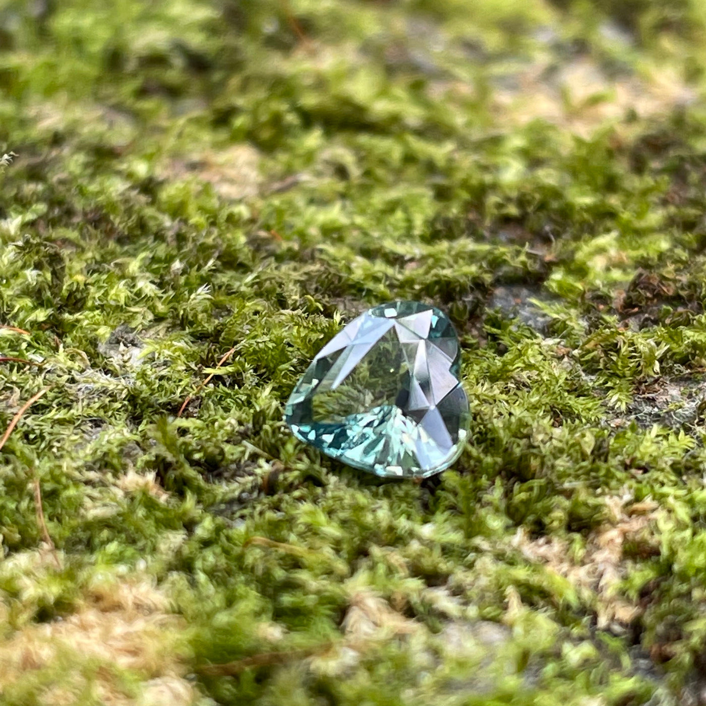 Green Sapphire 1.0 Ct