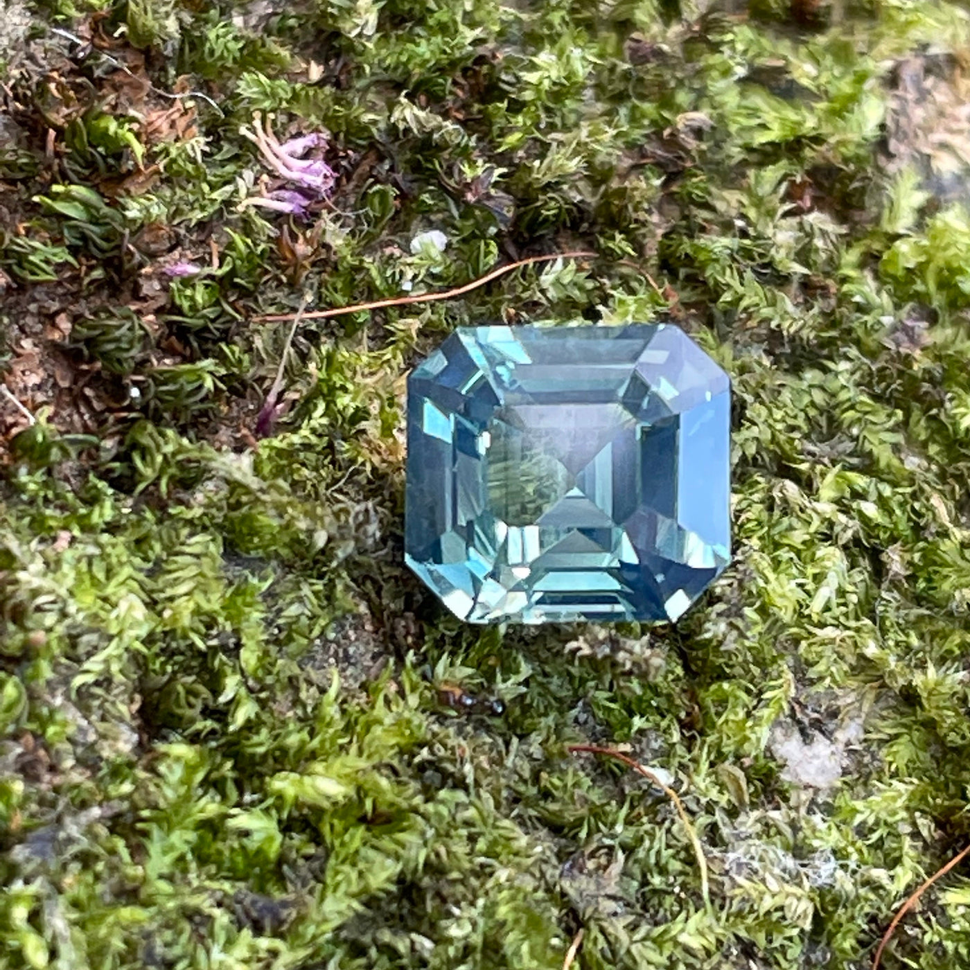 Teal Sapphire  1.25 Ct