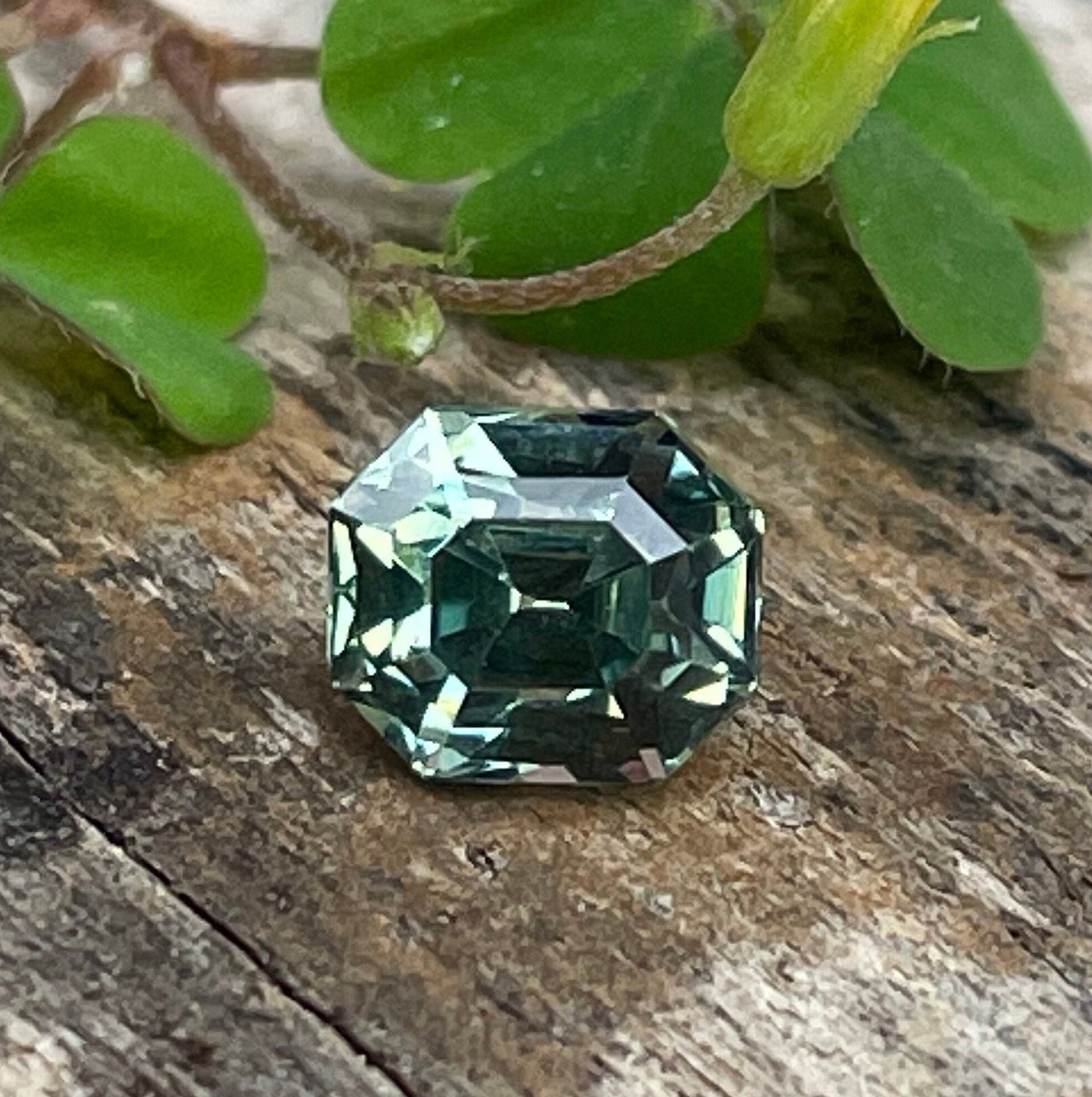 Green Sapphire 1.02 Ct