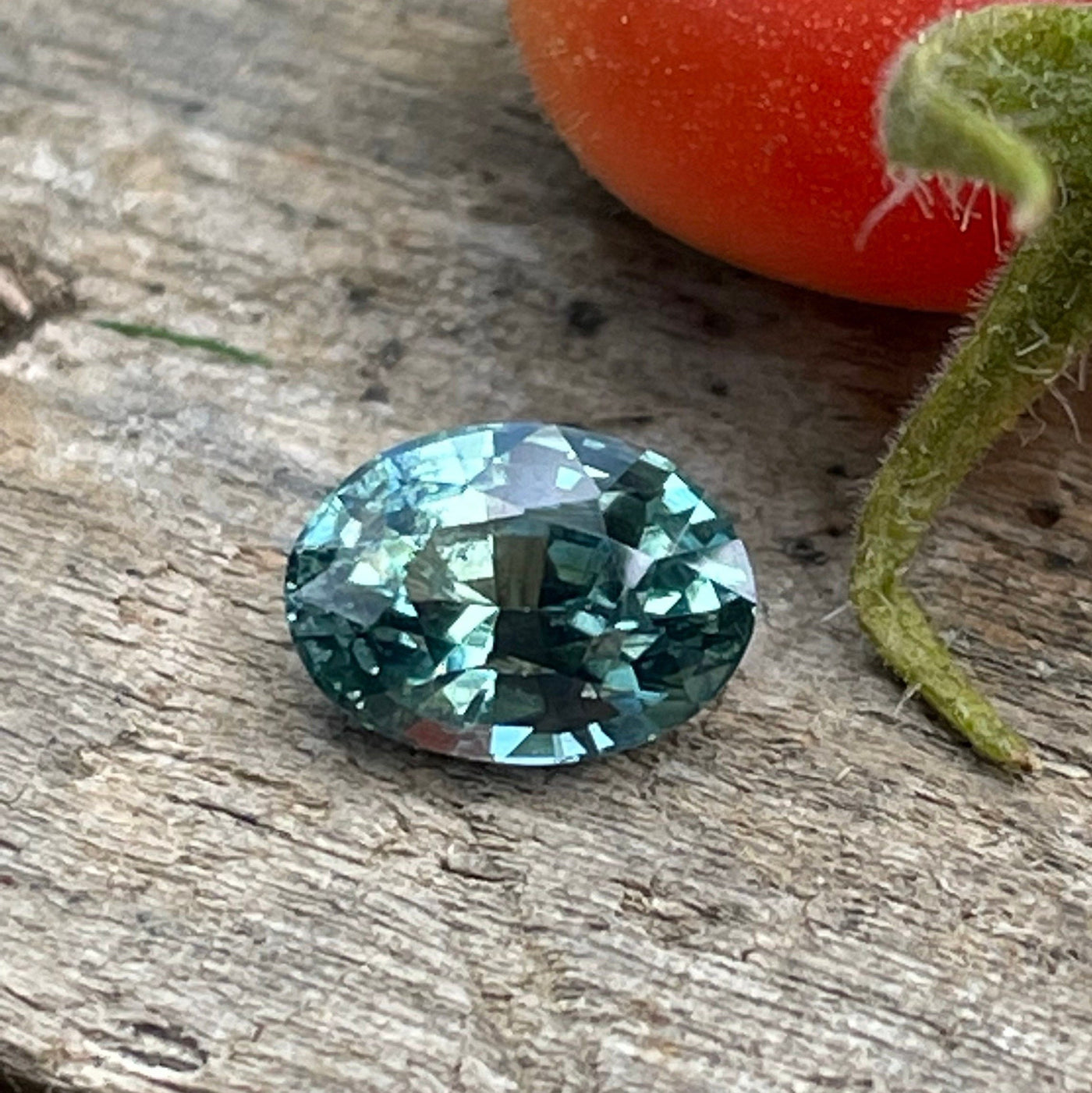 Green Sapphire 0.98 Ct