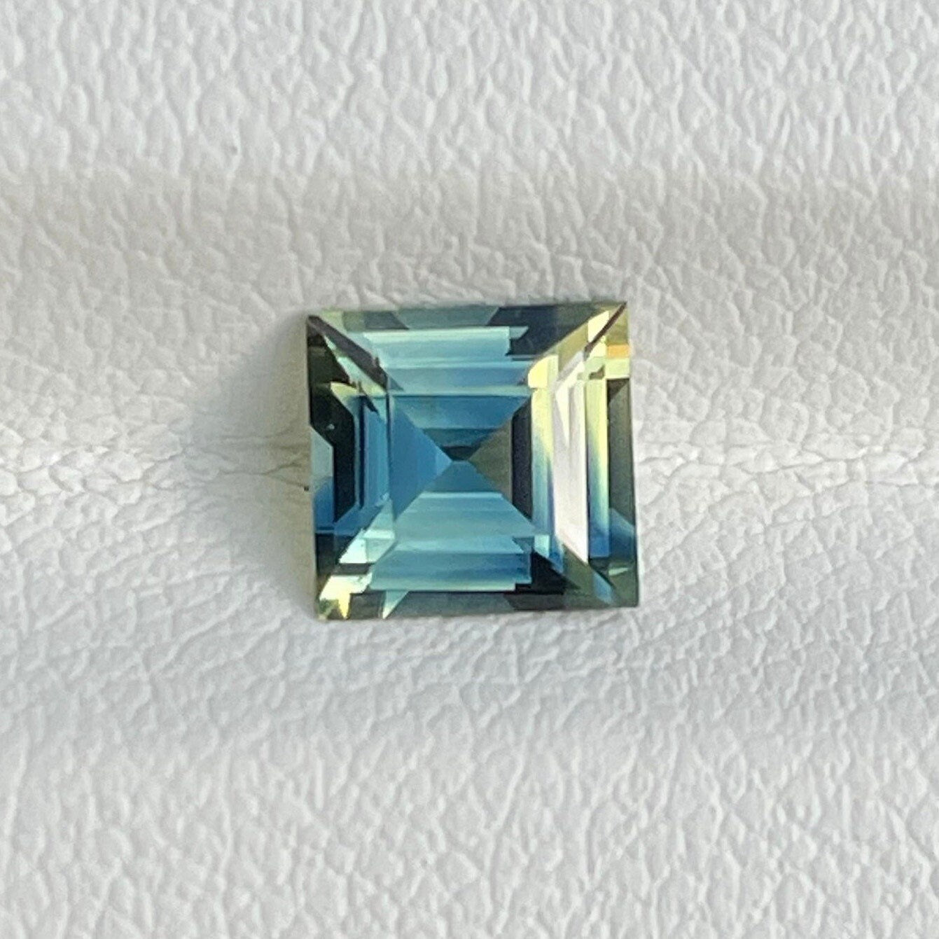 Parti Sapphire  1.10 Ct