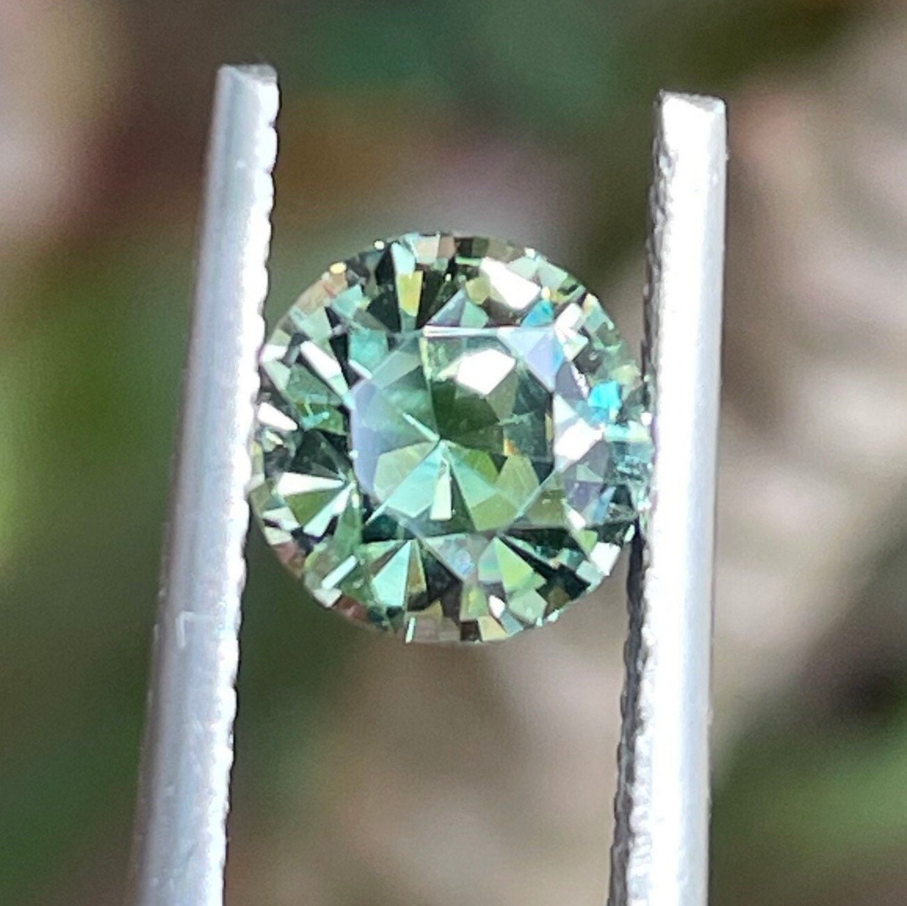 Green Sapphire  1.9 Ct