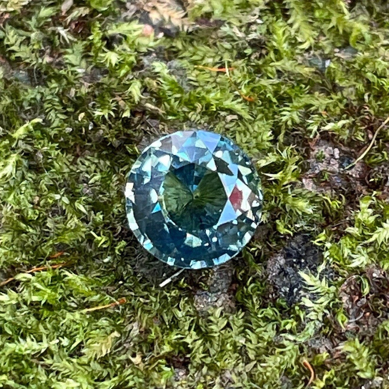 Teal Sapphire  1.52 Ct