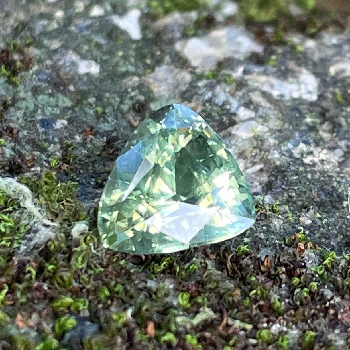 Green Sapphire  2.15 Ct